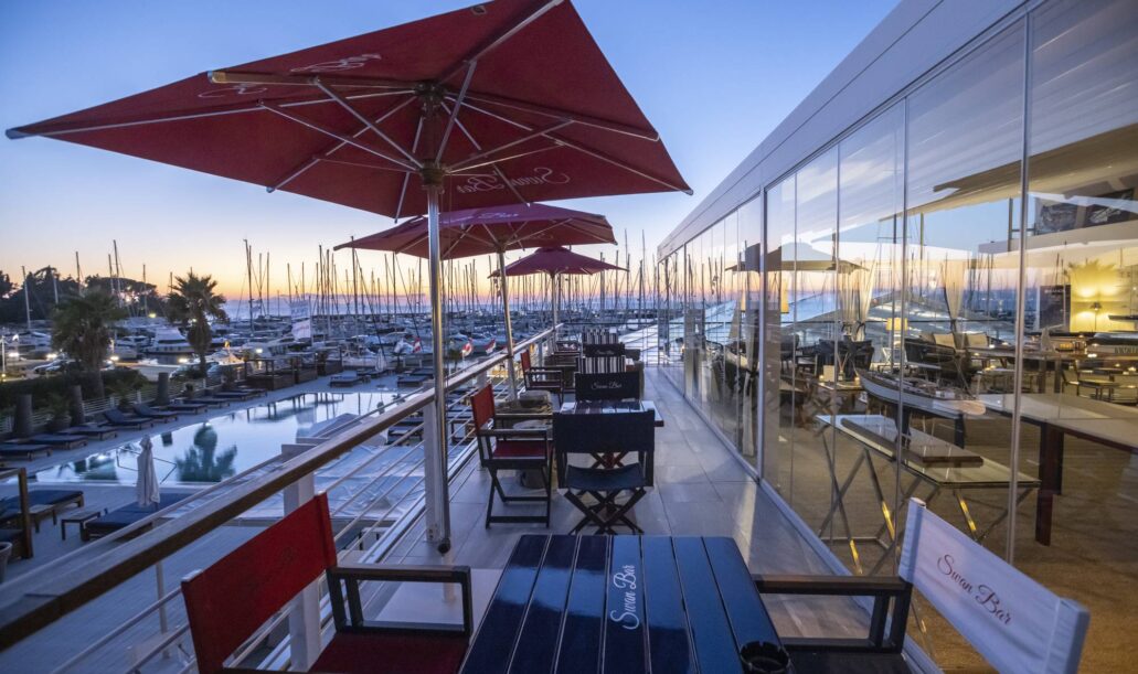Yacht-Club-Pool-4.jpg